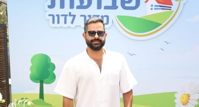 משה כורסיה באירוע שבועות