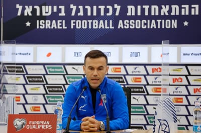 הקפטן פורש. ביבראס נאתכו