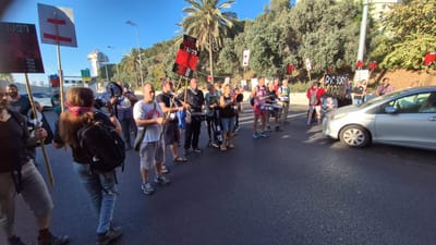 בשעה זו: מפגינים חוסמים את נתיבי איילון