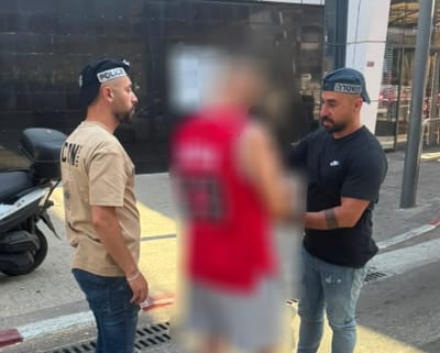 מורה נעצר בחשד לעבירות מין בתלמידה