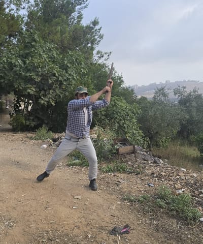 דיווח ראשוני: מחבל חטף נשק מרבש"צ ופתח בירי