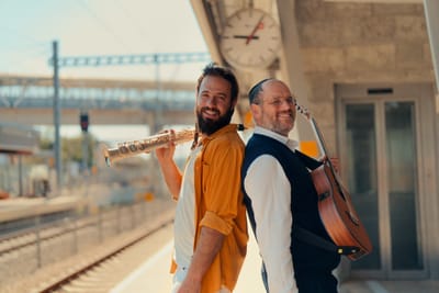 אהרן רזאל ואביה שרמן בדואט מפתיע: "מעתה ועד עולם"