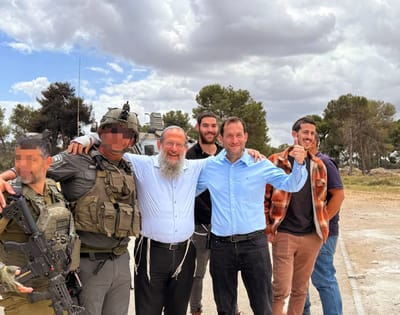 היסטוריה: הקרוואנים הראשונים הגיעו הבוקר לכדים שנעקר בגירוש