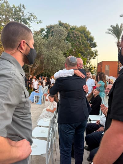 חיבוק הרב לבנט