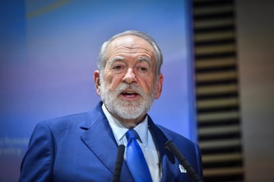 שגריר ארה"ב מייק האקבי