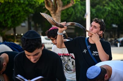 תפילה בתל אביב