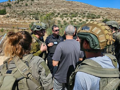 מפקד אוגדת יו"ש בזירת הפיגוע
