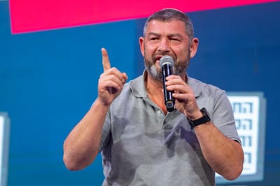 רחוק מאחוז החסימה. וינטר
