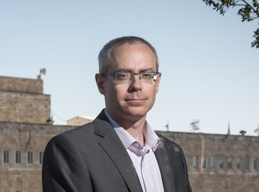 רן ברץ תוקף: "הוא איש ימין; קחו אלף צעדים אחורה"