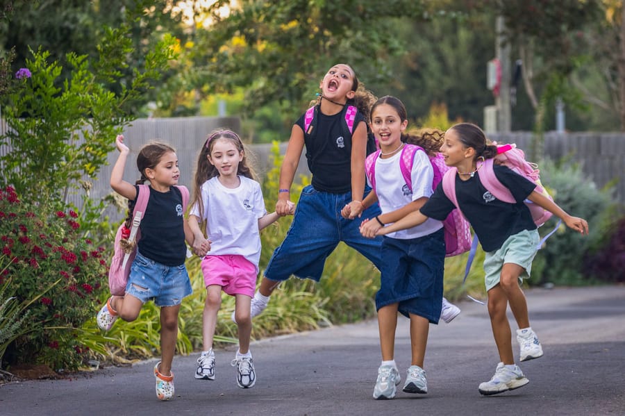 בנות