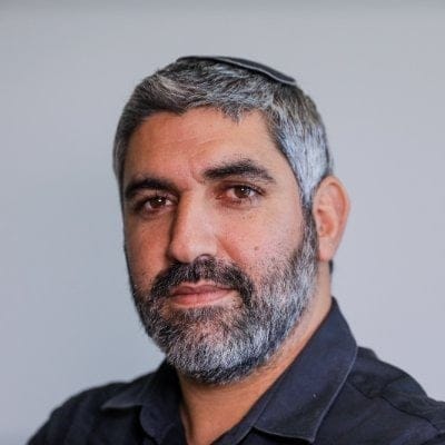 גיא עזרא