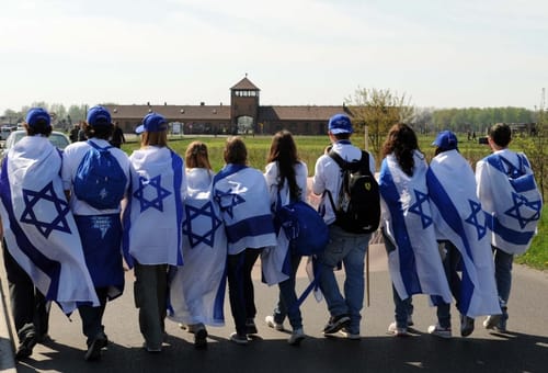 הדילמה המוסרית: איך אנחנו בתור יהודים יכולים להשמיד עם שלם?