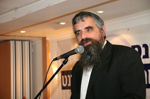 האם מותר לכתוב ביקורת ספרים שלילית?