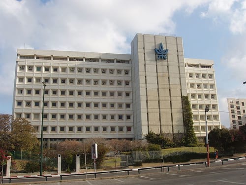 אונברסיטת ת"א: הפרופ' גירש את העיתונאי מרדיו גל"י