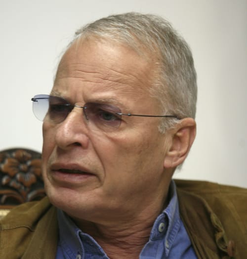 יערי עצבני: "שערוריה, מה פתאום רדיו קול חי?"