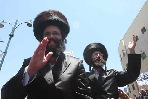 נאמני תורה ועבודה נגד חסידי סלונים: יציבו משמרת מחאה