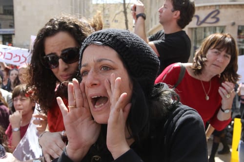 הרבנים חתמו: בעד העובדים הסוציאליים נגד הממשלה