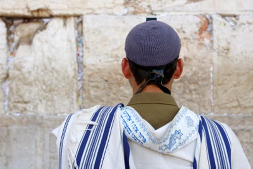 SMS: מה עדיף חרדים או דתיים לאומיים? אף אחד מהם