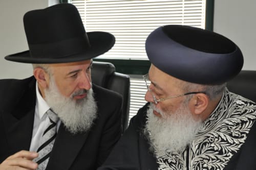 הרב מצגר והרב עמאר: איסור מוחלט לעלות להר הבית