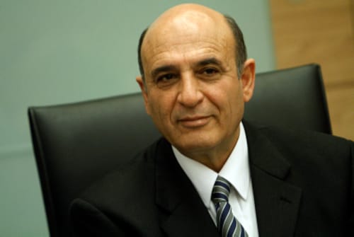 אין מומחים ימניים שיכולים לייעץ לועדת חוץ ובטחון?