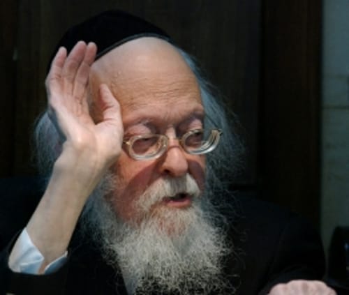 הרב אלישיב פסק, עיריית בני ברק ביטלה את המכרזים