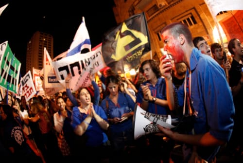 דעה: ההפגנה נועדה להסיח את הדעת מקריסה בטחונית