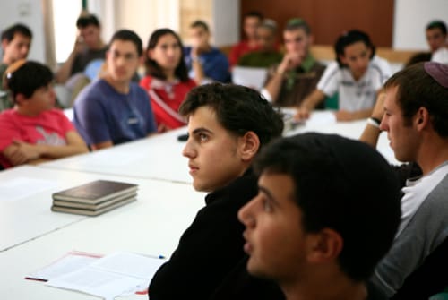 עבר בכנסת: מכיניסטים יהיו פטורים מתשלום ביטוח לאומי