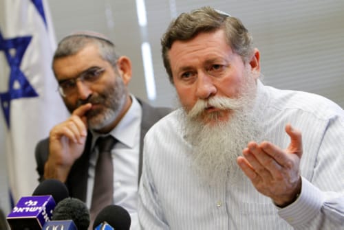 כצל'ה: הרב הצבאי הראשי הוא איש חלש חסר עמוד שדרה