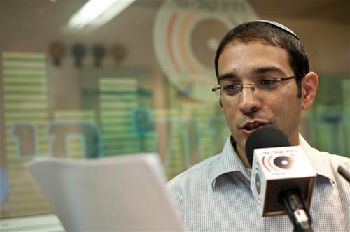 רדיו 'קול חי': הסרוג נדב ארבל מונה למגיש יומן הצהריים