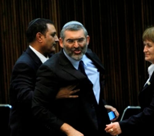 אמר לאהרונוביץ "תפסיק להתחמק" והוצא מהמליאה