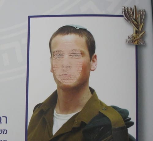 הרופאים לא נתנו לו סיכוי לחיות; היום הוא חייל מצטיין