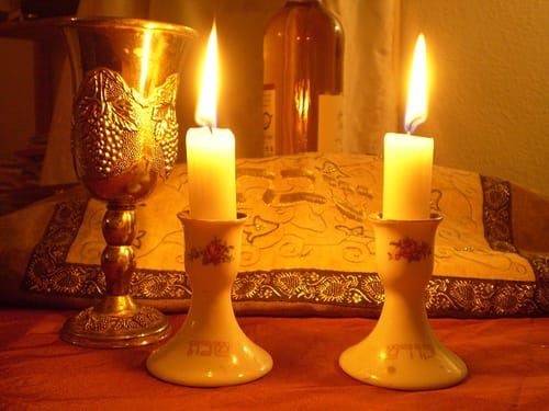 רלוונטי: הלכות יום טוב שחל להיות במוצאי שבת