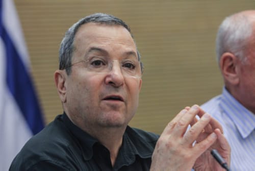 בעוד שעה קלה: אהוד ברק יודיע על פרישה