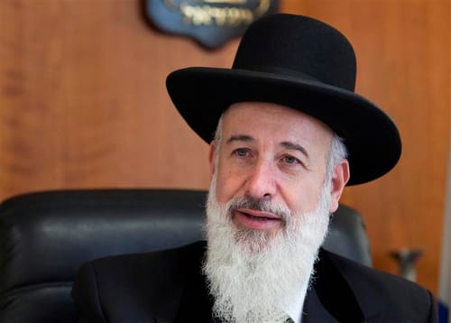 הרב מצגר: לא להגיע לקבר רחל מיד בצאת השבת