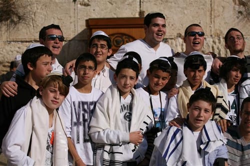 בזכותו: פרויקט בר המצווה של אמנון ליפקין-שחק ז"ל