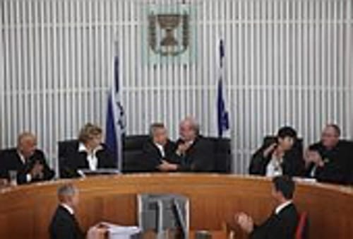 בייניש וגרוניס: בתי המשפט מלאים שופטים לא ראויים