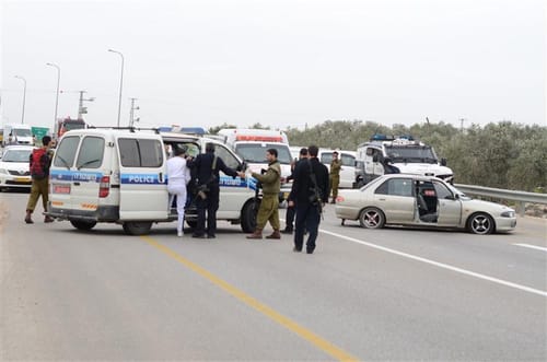 פיגוע דריסה בקרני שומרון: שוטרים ירו לעבר המחבלים