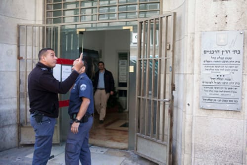 המשטרה מנהלת מצוד אחר סרבן גט שנמלט מבית הדין