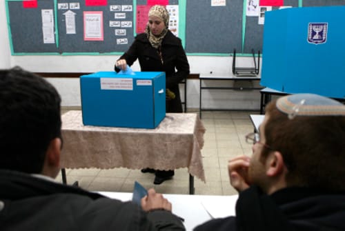 השוטרים לא מנעו זיופים; מח"ש לא תפתח בחקירה