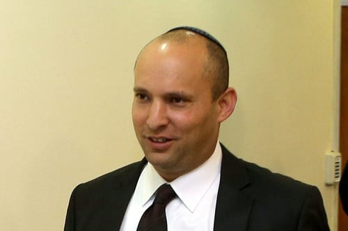 למה בבית היהודי עוד לא הביעו תמיכה ברב סתיו? פרשנות