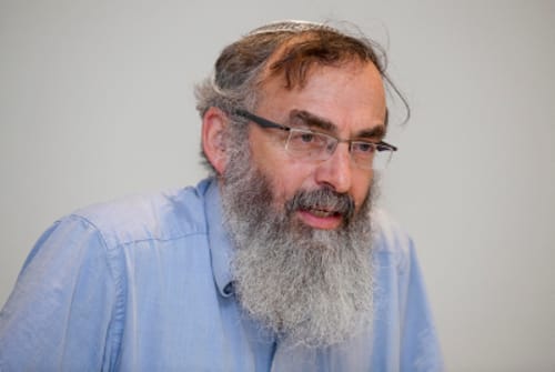 הביזוי נמשך: הרב סתיו הותקף על ידי שבאבניקים בבני ברק