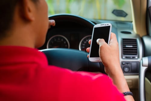 חוטובלי מחריפה את המאבק: 1,500 ש"ח קנס לסמס בנהיגה