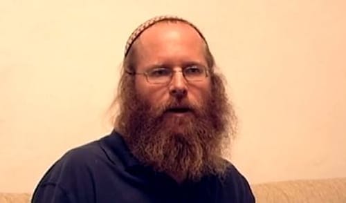 בעז אלברט נשאר בכלא: החברים באו לעודד