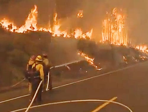 קליפורניה בוערת: 8,000 כבאים מול שריפה אחת