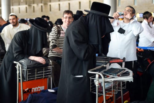 אופנה בקרב היוצאים לאומן: ברדס צניעות