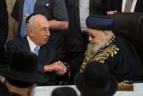 נשיא המדינה נפרד מהרב עובדיה יוסף ונישק את ידו