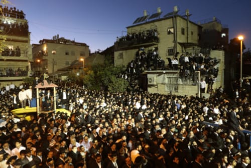 כבוד עשו לו במותו: יותר מ-800,000 ליוו את הרב עובדיה יוסף זצ"ל בדרכו האחרונה