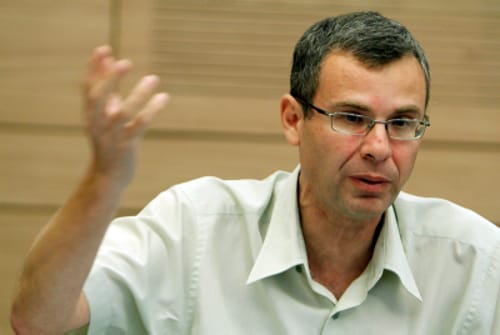 חוק משאל העם אושר לקריאה שניה ושלישית