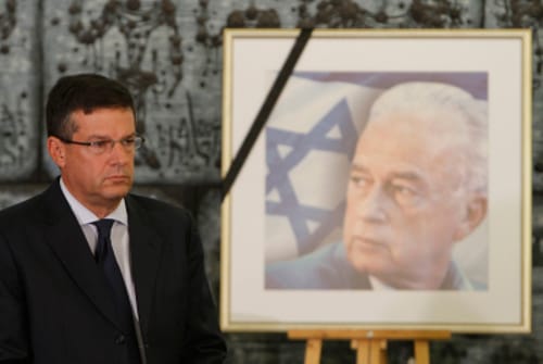 הבן של רבין באזכרה: "זו רשעות זדונית ושימוש ציני לטעון שהטרור הוא בגלל אוסלו"