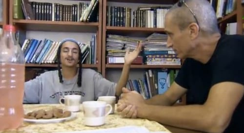 צפו: אברי גלעד במסע אל הימין הקיצוני